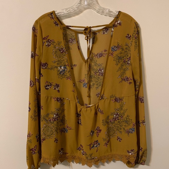 Size Small Long Sleeve Lightweight Top by JOLT - Picture 7 of 16